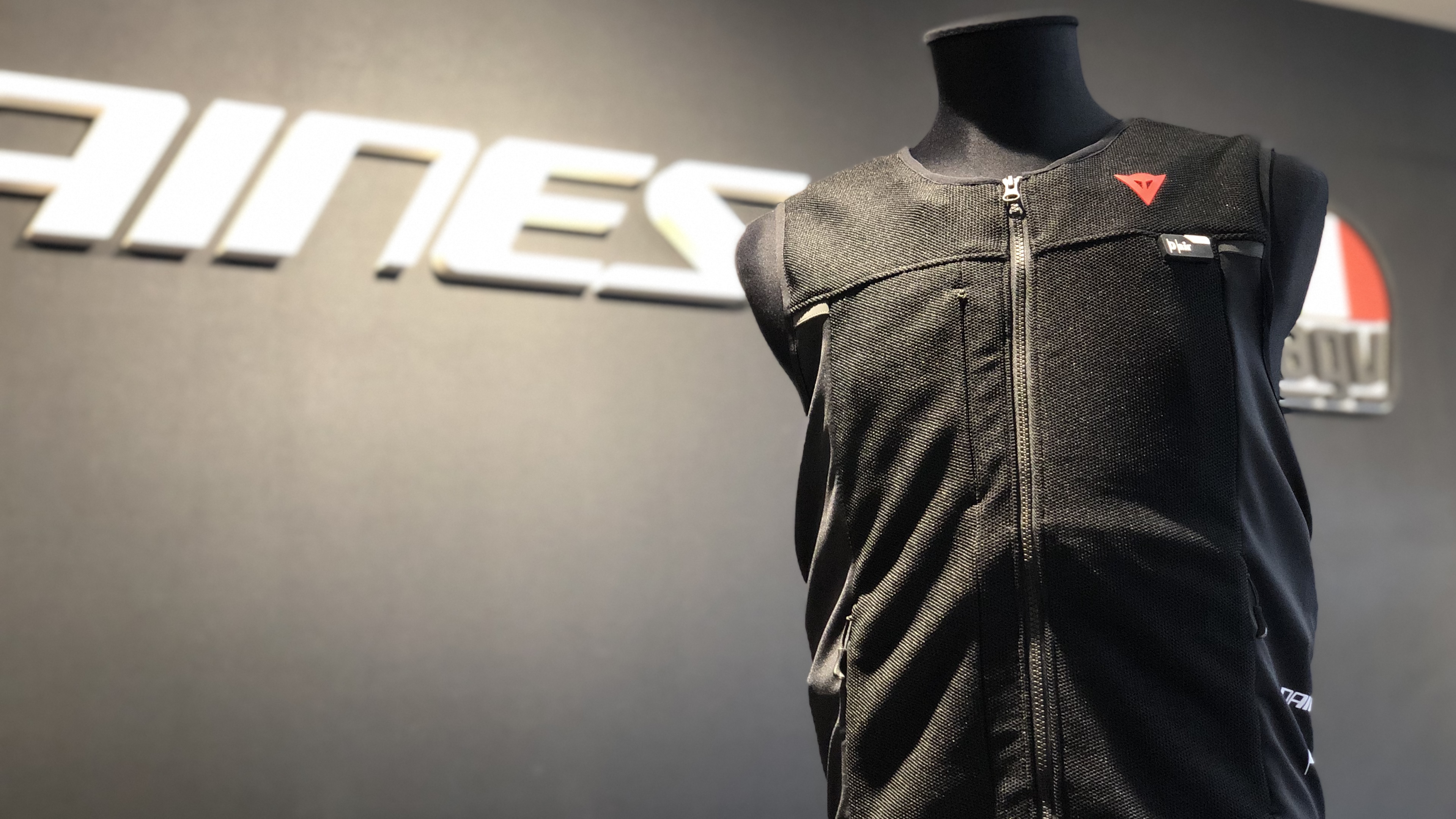 NAOTO 確認用 バイク用エアバッグベスト】スマートジャケットのサイズ感と